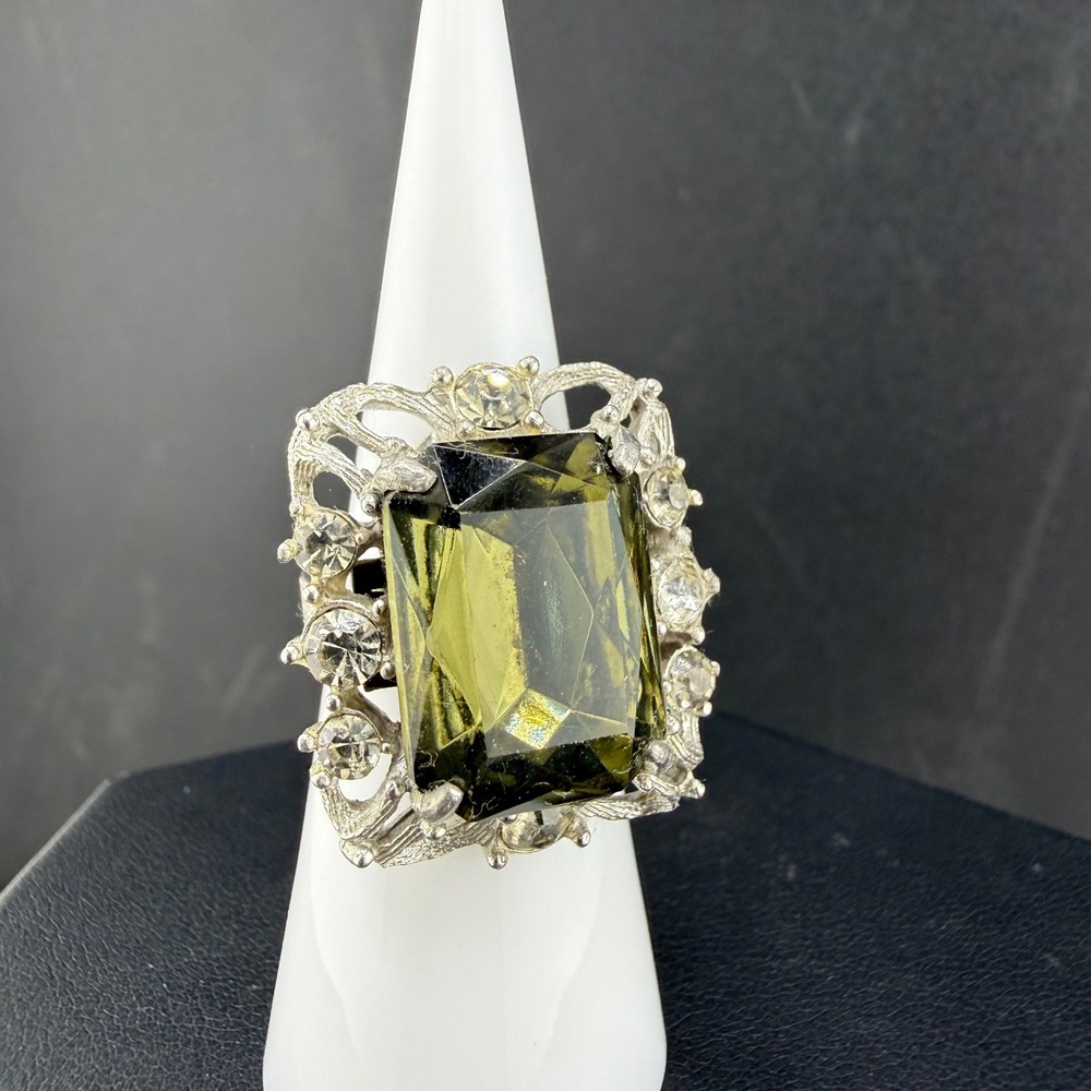 Vintage Sarah Coventry Cocktail Ring Green Statement ‎ Adjustable Size
